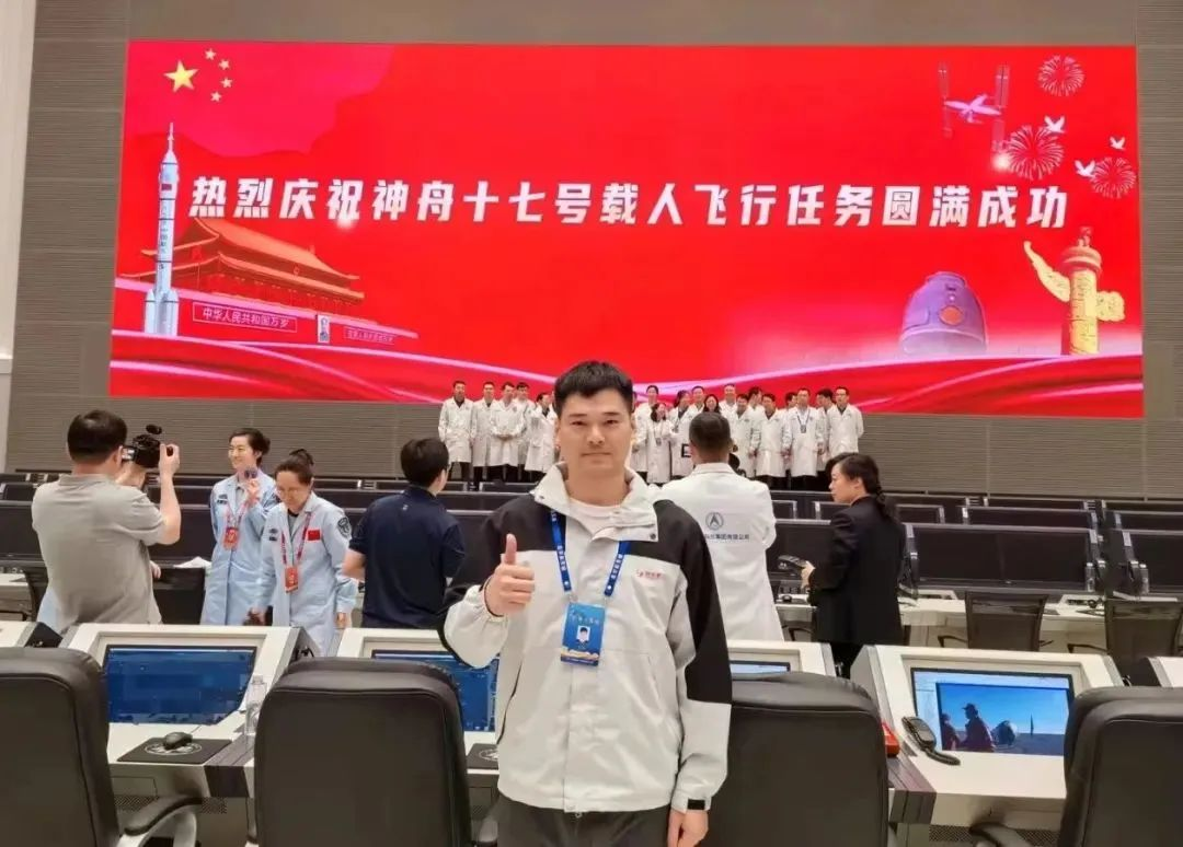 神舟十九号发射圆满成功，中国航天又见大红屏！
